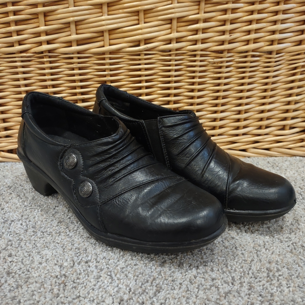 Easy Stret Women's Black Leather Loafers